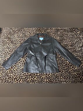 Edge Italian Fashions Women's Black Leather Jacket with Belt Size M